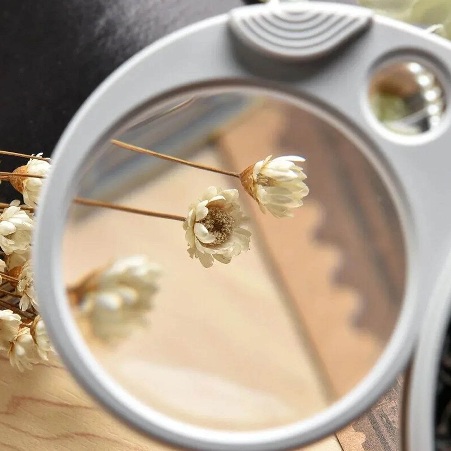 Double-magnification Led Magnifiers With Light (1 Pc  Small) Double-magnification Led Magnifiers With Light (1 Pc  Small)